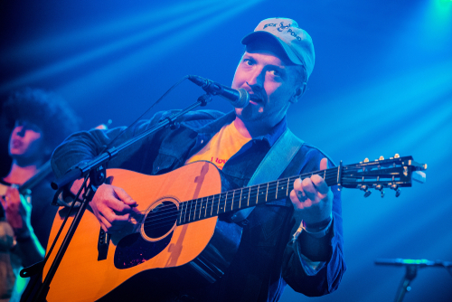 Tyler Childers is a popular country singer from Kentucky and, like many other musicians and celebrities, has been around with legal and illegal substances throughout his music career. 