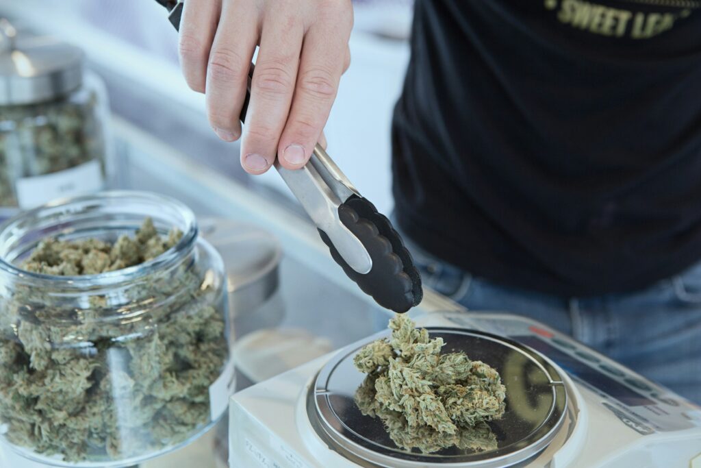 How to prevent the symptoms of laced weed
